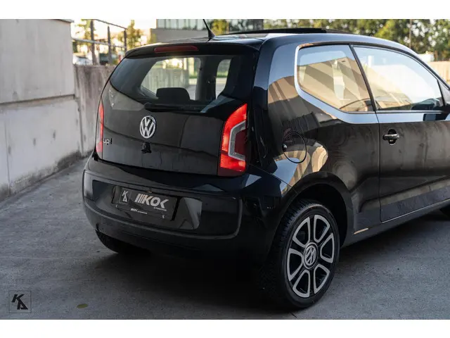 Volkswagen up! 1.0 2014 | CUP Up! | Pano | Lage KM 2014 Benzine 36
