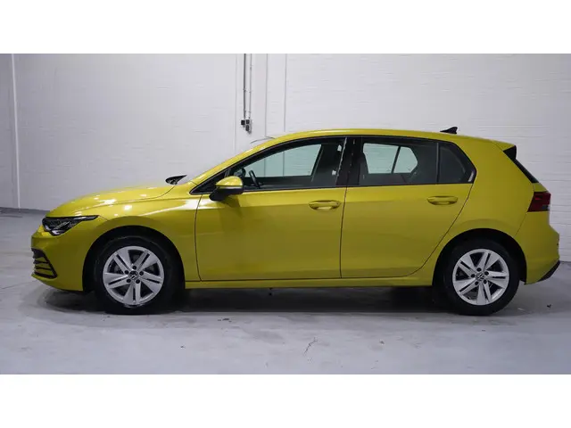 Volkswagen Golf 1.5 eTSI Life Business 2023 Benzine 4