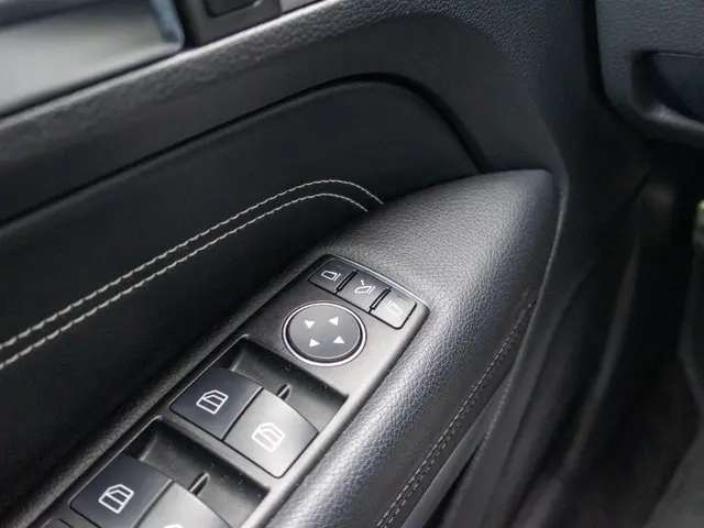 Mercedes-Benz E-Klasse Coupé 200 Ambition 2014 Benzine 25