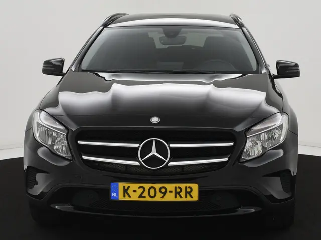 Mercedes-Benz GLA 180 Ambition AUTOM. 2016 Benzine 8