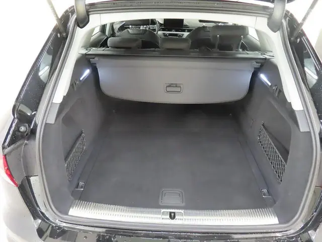 Audi A4 Avant 35 TFSI Advanced Edition 2023 Benzine 12