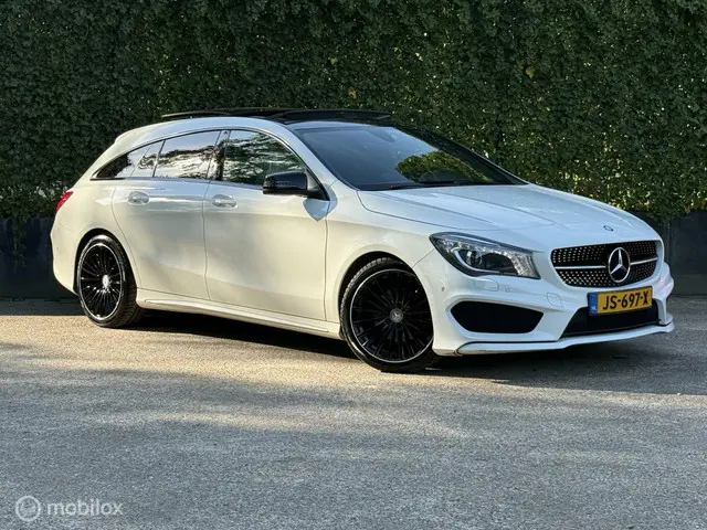 Mercedes-Benz CLA Shooting Brake 180 2015 Benzine 17
