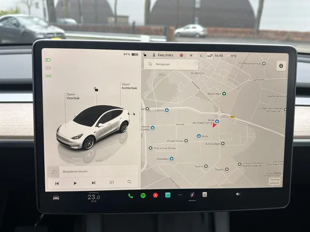 Tesla Model Y Long Rang AWD 2023 Elektrisch 16