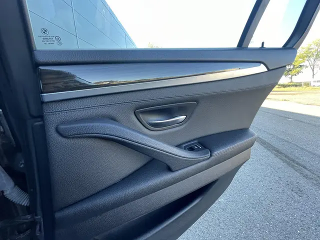 BMW 5 Serie Touring 520i Luxury Edition 2016 Benzine 12