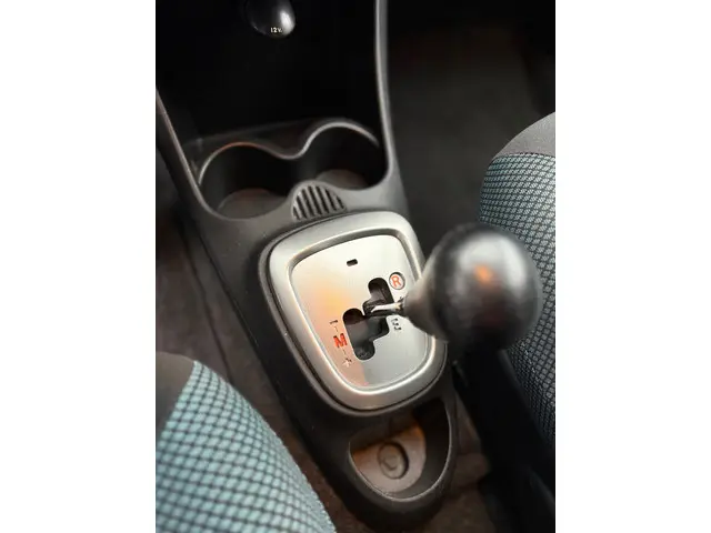 Toyota Aygo 1.0 VVT-i Dynamic Blue Automaat 2013 Benzine 33