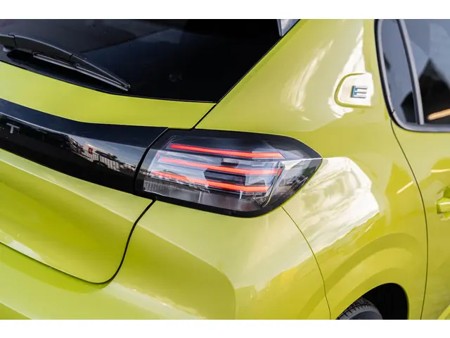 Peugeot e-208 EV Style 50 kWh 2024 Elektrisch 36