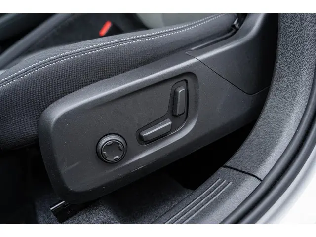 Volvo XC40 2.0 B4 Plus Dark 2024 Benzine 23