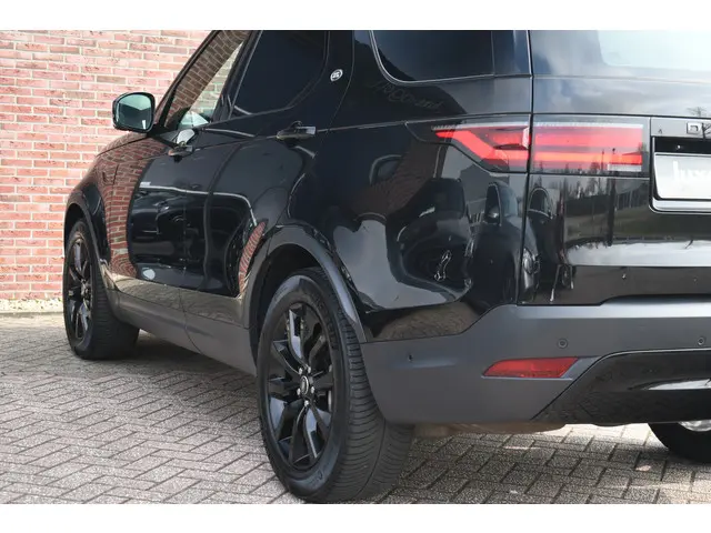 Land Rover Discovery 3.0 D300 HSE 2021 Diesel 34