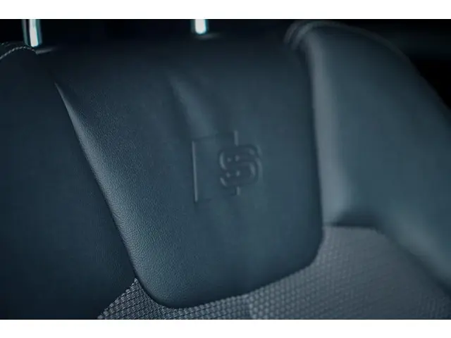 Audi Q5 50 TFSI e S edition 2021 Hybride Benzine 18