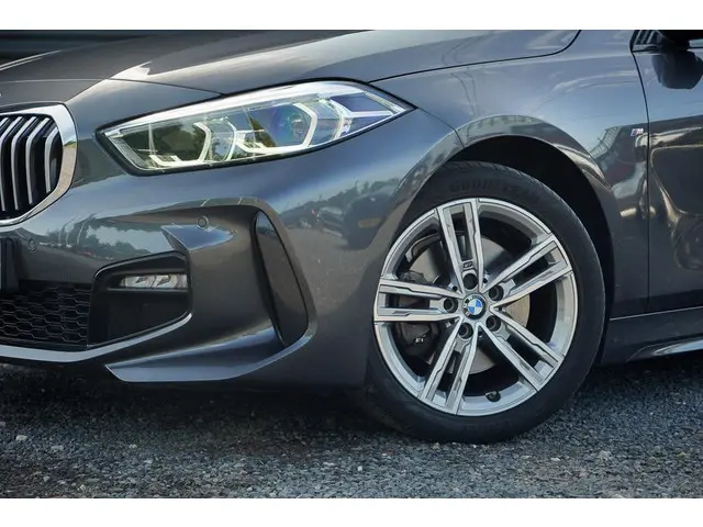 BMW 1 Serie 118i High Executive 2021 Benzine 39
