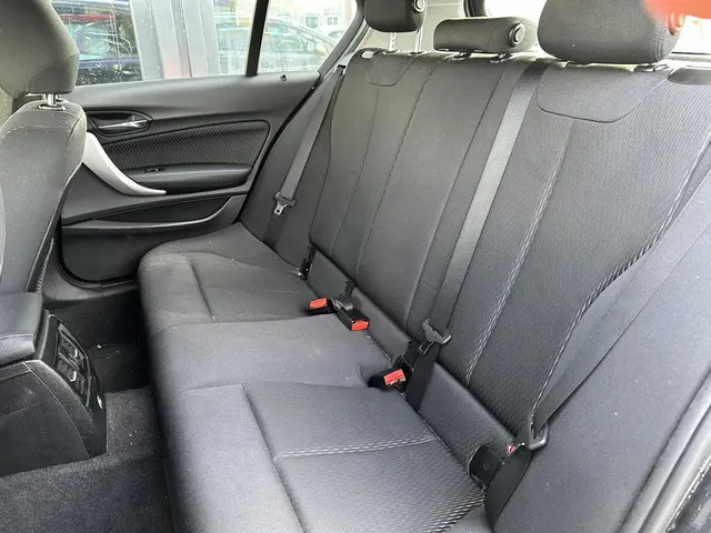 BMW 1 Serie 116i Executive 2013 Benzine 14