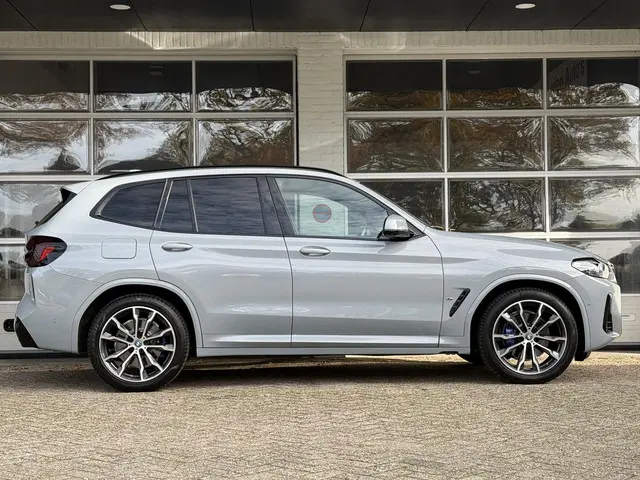 BMW X3 xDrive30e 2022 Hybride Benzine 8