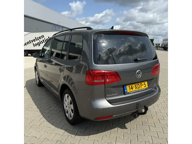 Volkswagen Touran 1.2 TSI Highline 7 Persoon 2012 Benzine 4