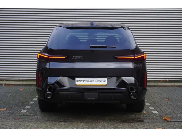BMW XM 50e 2025 Hybride Benzine 10
