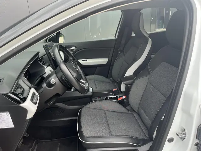 Renault Captur TCe 140 Intens AUTOMAAT 2021 Benzine 12