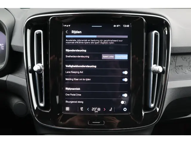 Volvo XC40 Recharge Core 70 kWh 2023 Elektrisch 15