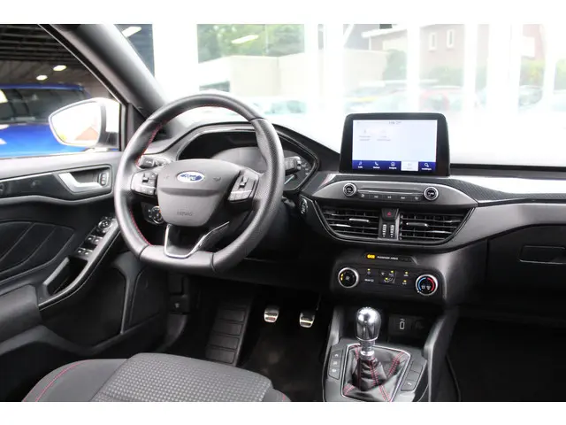 Ford Focus 1.0 EcoBoost ST Line Business 2020 Benzine 25