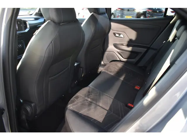 Opel Mokka-e Ultimate 50-kWh 11kw bl. 2022 Elektrisch 21