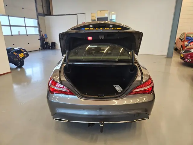 Mercedes-Benz CLA 180 Prestige 2019 Benzine 8