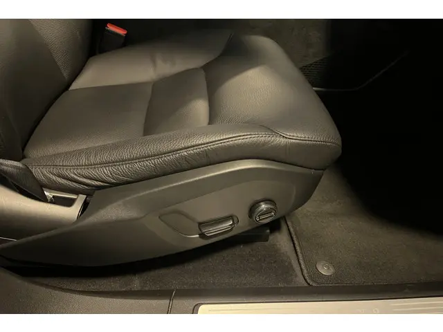 Volvo XC60 T5 Momentum Business 2019 Benzine 17