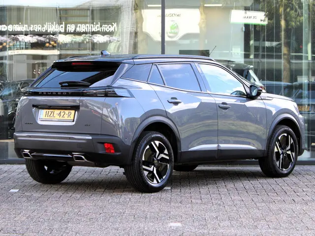 Peugeot 2008 1.2 PureTech 130 GT 2024 Benzine 6