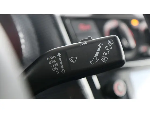 Volkswagen up! 1.0 BMT 60pk Move up! 2020 Benzine 24