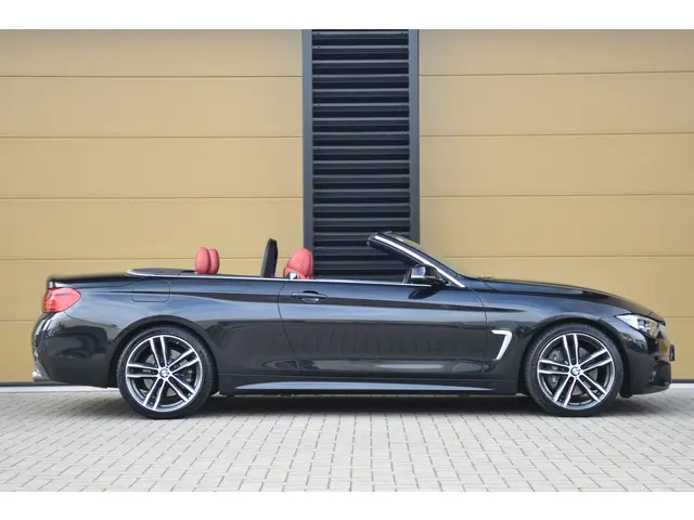 BMW 4 Serie Cabrio 440i High Executive 2019 Benzine 8