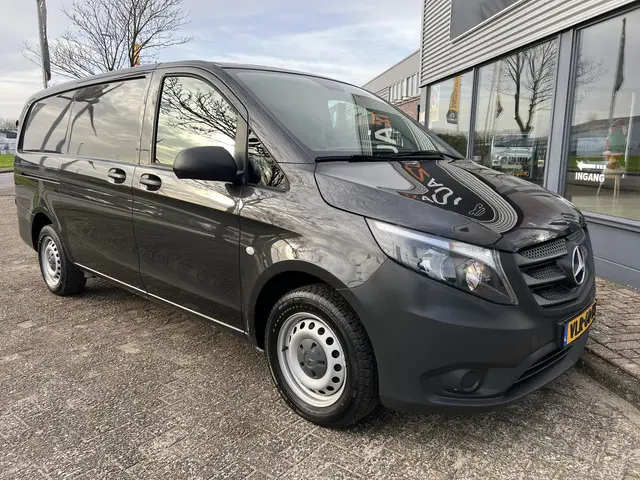 Mercedes-Benz Vito 110 CDI Lang 2021 Diesel 34