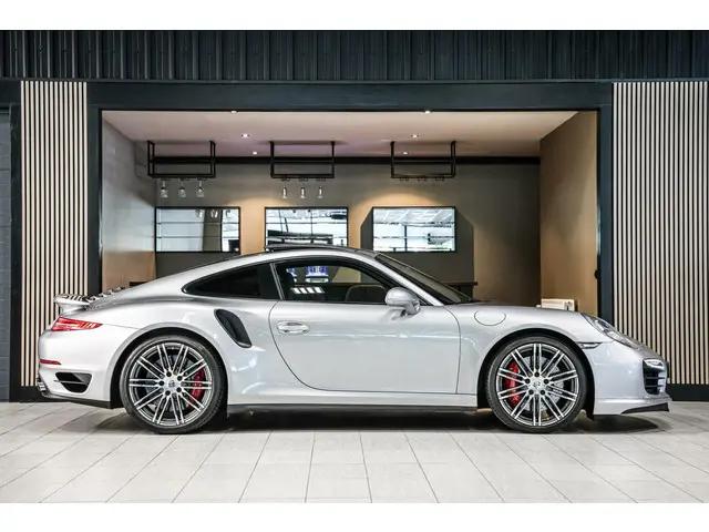 Porsche 911 3.8 Turbo Approved t/m 05-06-2027 2013 Benzine 16