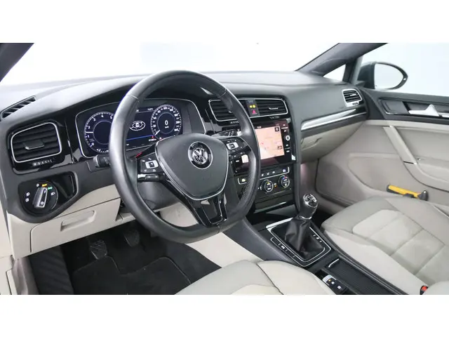Volkswagen Golf 1.0 TSI 110pk Highline 2017 Benzine 15