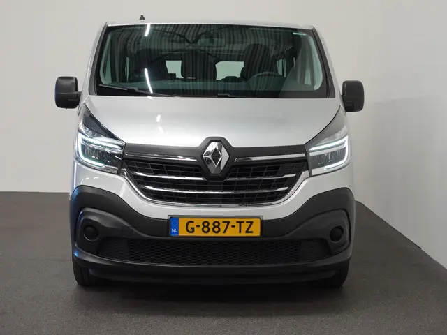 Renault Trafic Passenger 2.0 dCi 120 L2H1 2019 Diesel 32