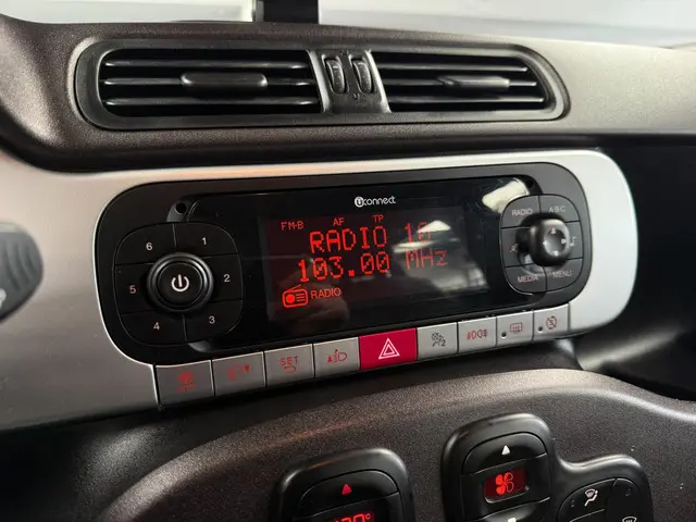 Fiat Panda 0.9 TwinAir 4x4 Cross 2017 Benzine 13