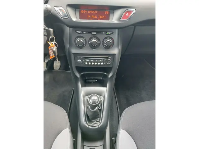 Citroën C3 1.0 PureTech Attraction 2016 Benzine 19