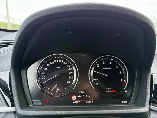 BMW X2 SDrive18i Executive 2022 Benzine 17