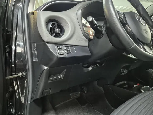 Toyota Yaris 1.5 Hybrid Dynamic 2019 Hybride Benzine 35