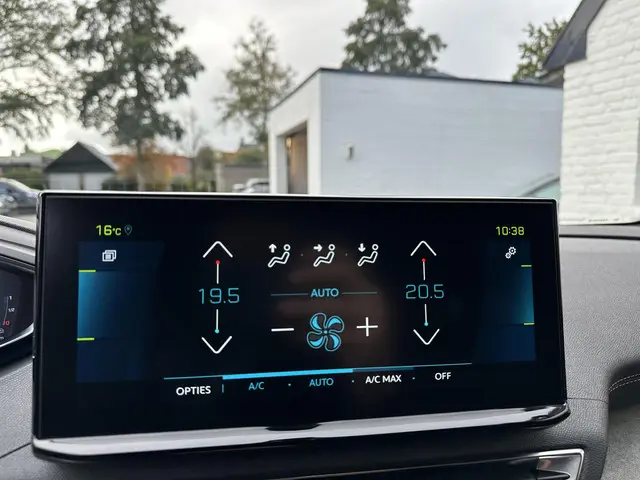 Peugeot 3008 1.6 HYbrid 225 GT 2023 Hybride Benzine 23