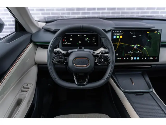 Lynk & Co 08 1.5 More 2026 Hybride Benzine 13