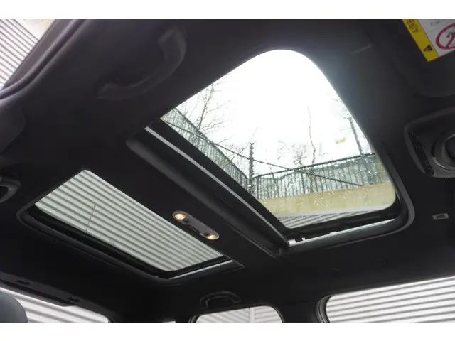 MINI 5-Deurs Cooper 2022 Benzine 13