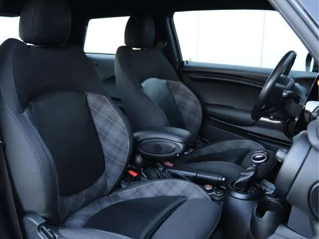 MINI Cooper 1.5 2018 Benzine 22