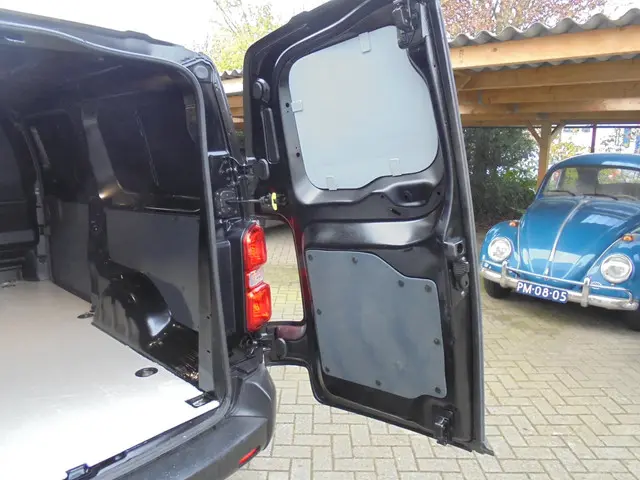 Opel Vivaro 2.0 CDTI L3H1 Edition Nette auto 2020 Diesel 21