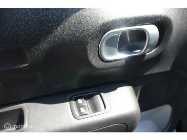 Citroën C3 1.2 PureTech S&S Shine 2017 Benzine 10