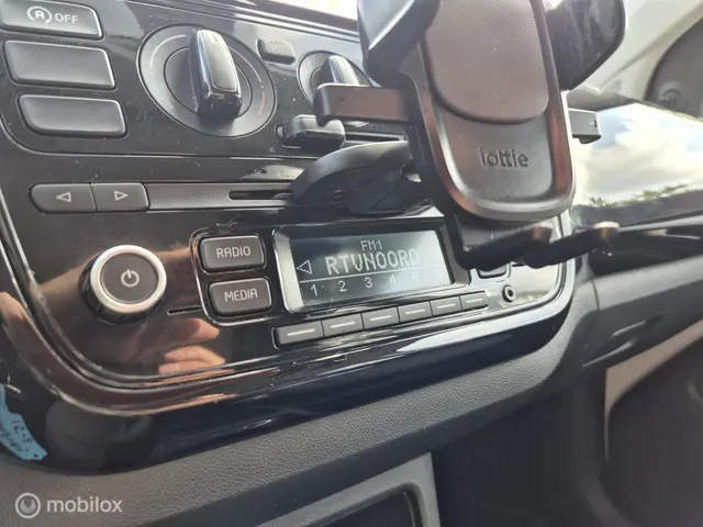 Volkswagen up! 1.0 move up! BlueMotion 2014 Benzine 36