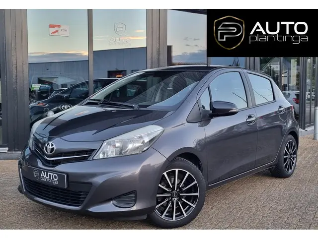 Toyota Yaris 1.0 VVT-i Aspiration 2012 Benzine