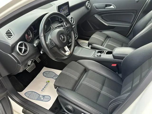 Mercedes-Benz A-Klasse 160 Automaat 2018 Benzine 18