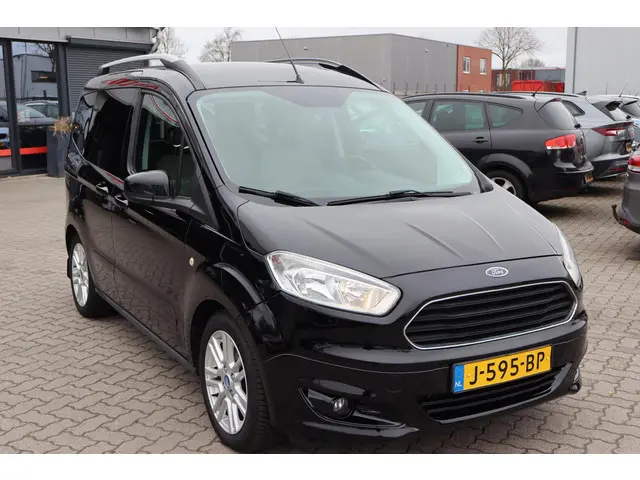 Ford Tourneo Courier 1.0 Titanium 2016 Benzine 9