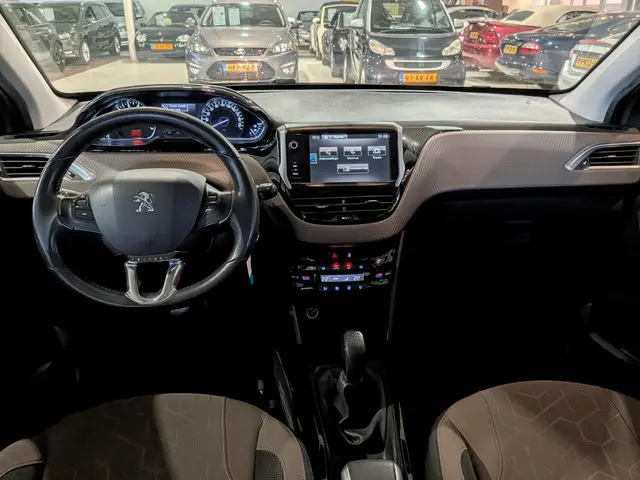 Peugeot 2008 1.2 PureTech Active 2015 Benzine 9