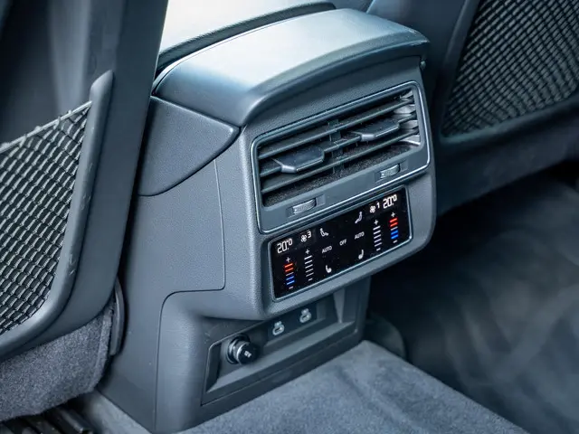 Audi Q8 55 TFSI quattro 2024 Benzine 38