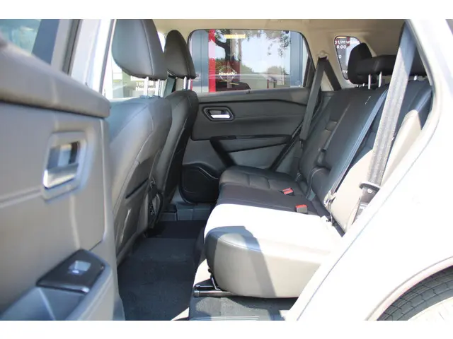 Nissan X-Trail e-Power 2WD N-Trek 2025 Hybride Benzine 10