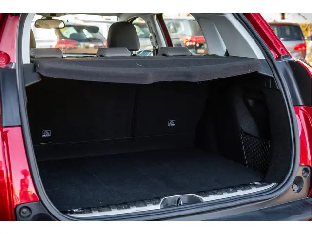 Peugeot 2008 1.2 PureTech Allure 2019 Benzine 34