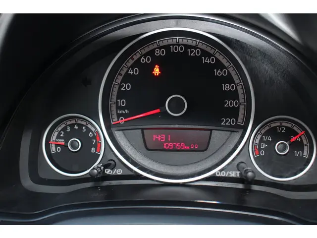 Volkswagen up! 1.0 BMT up! beats 2017 Benzine 15